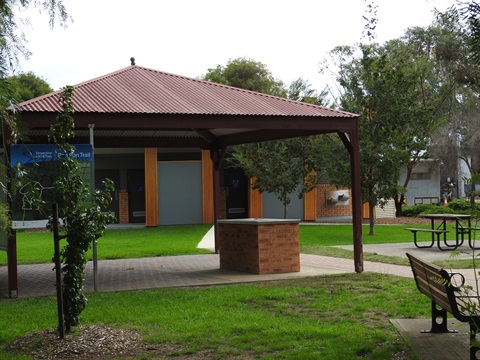 Serpentine Public Toilets